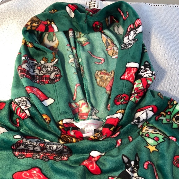 Christmas/Holiday Puppy Design Pullover with Hoodie - Picture 8 of 10